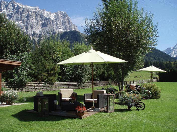 Hotel Ehrwalderhof Exteriör bild