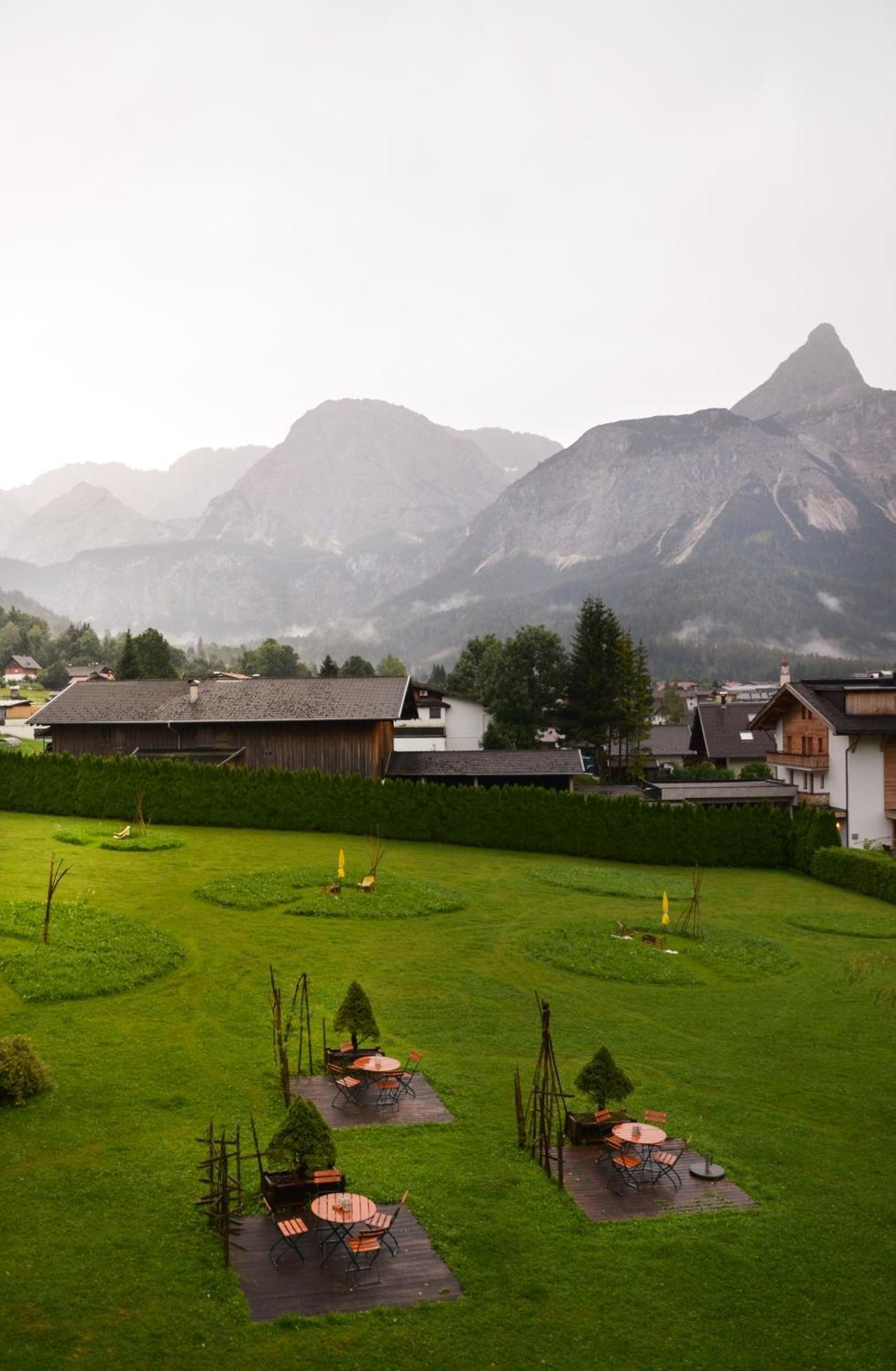 Hotel Ehrwalderhof Exteriör bild